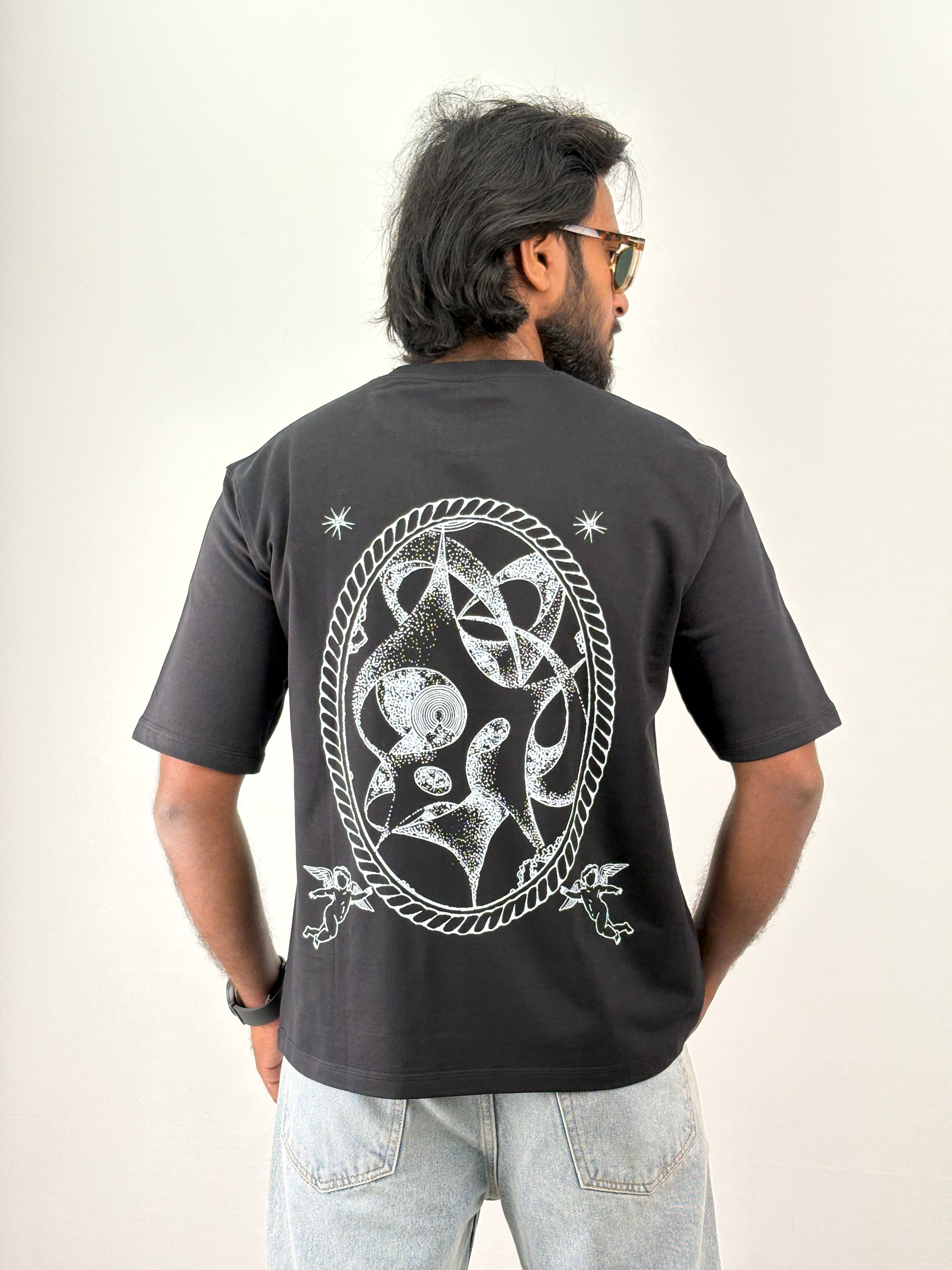 1 Black Oversized T-Shirt