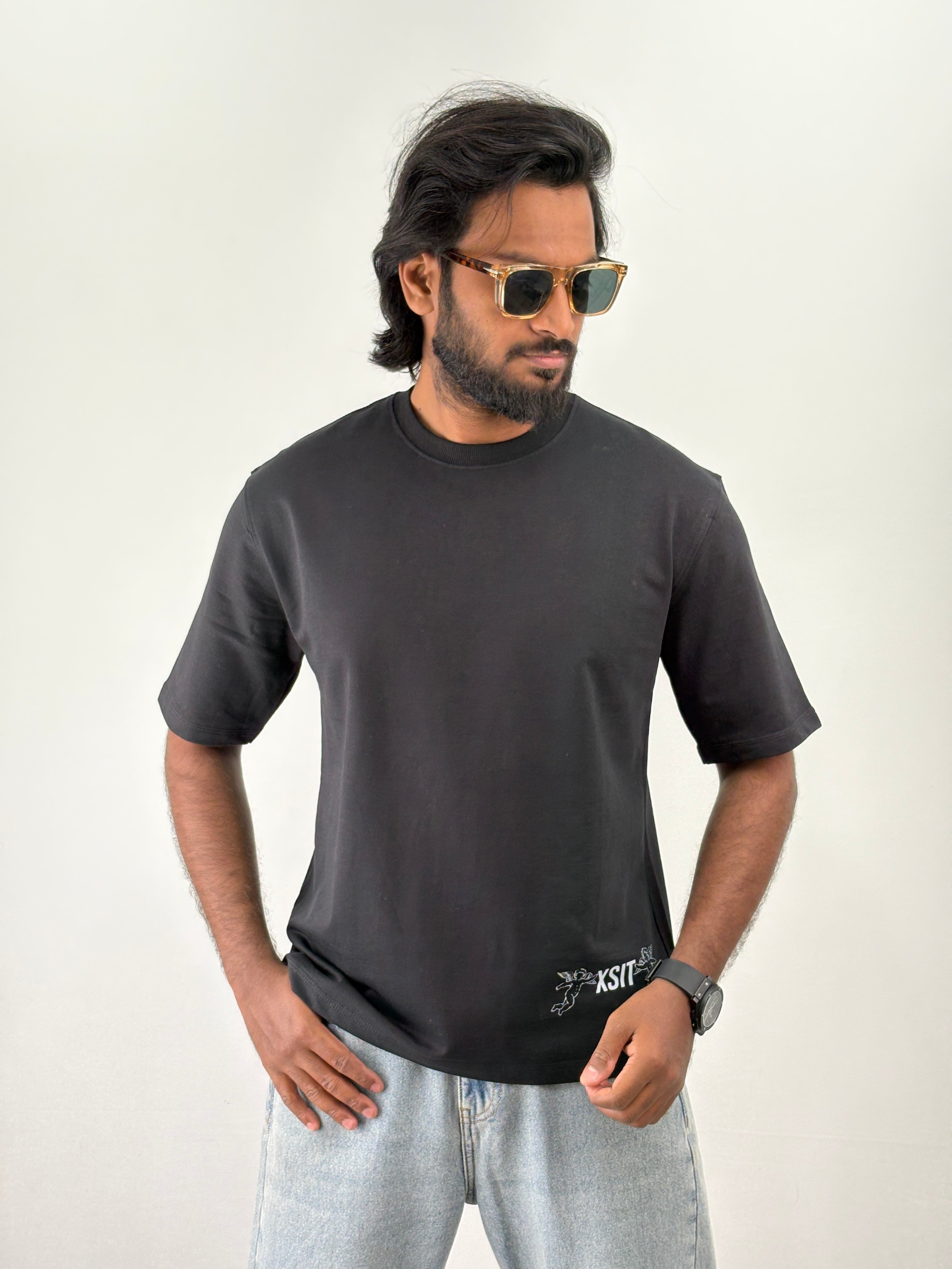 1 Black Oversized T-Shirt